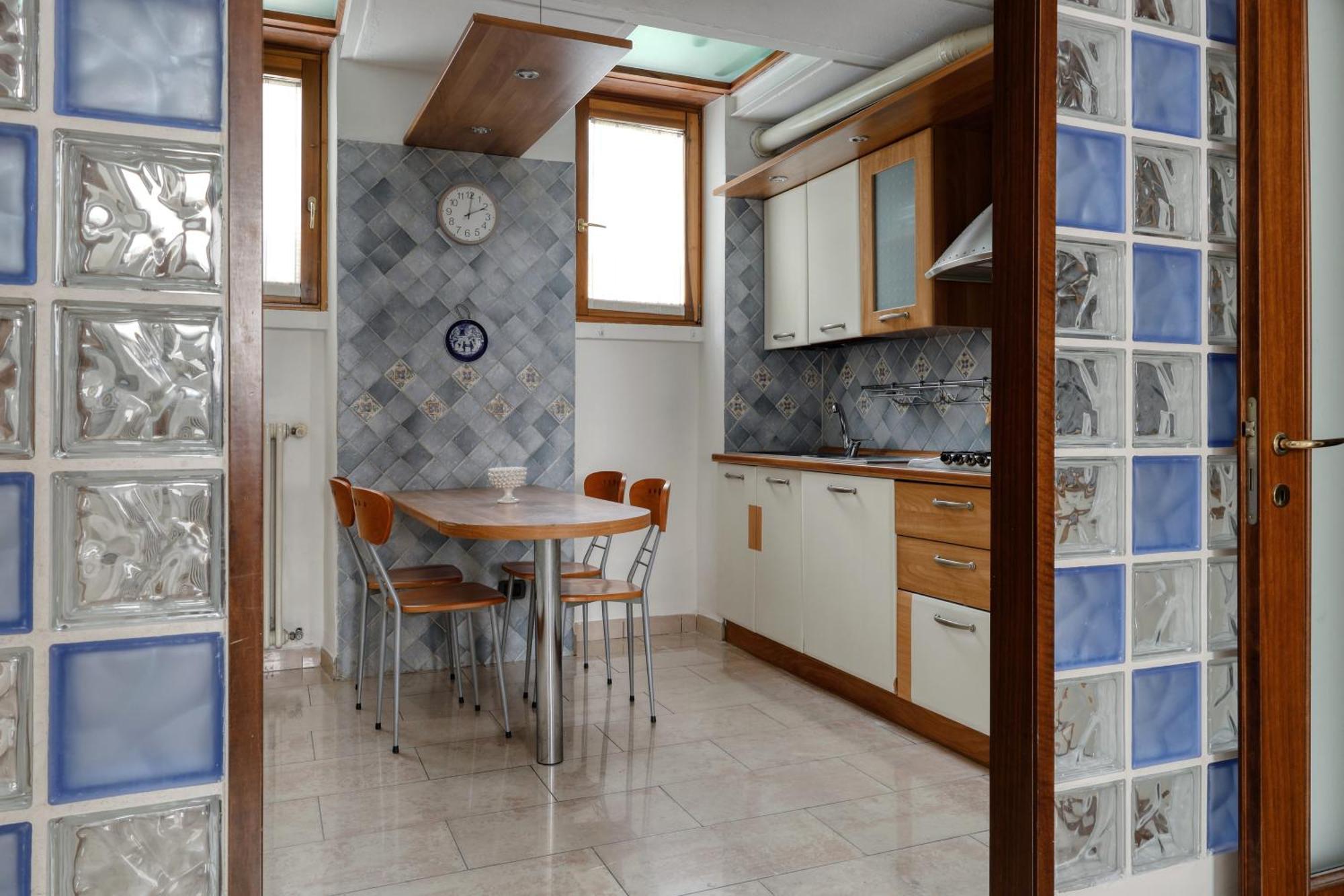 Apartment Luigi Bocconi 6 Pax Mailand